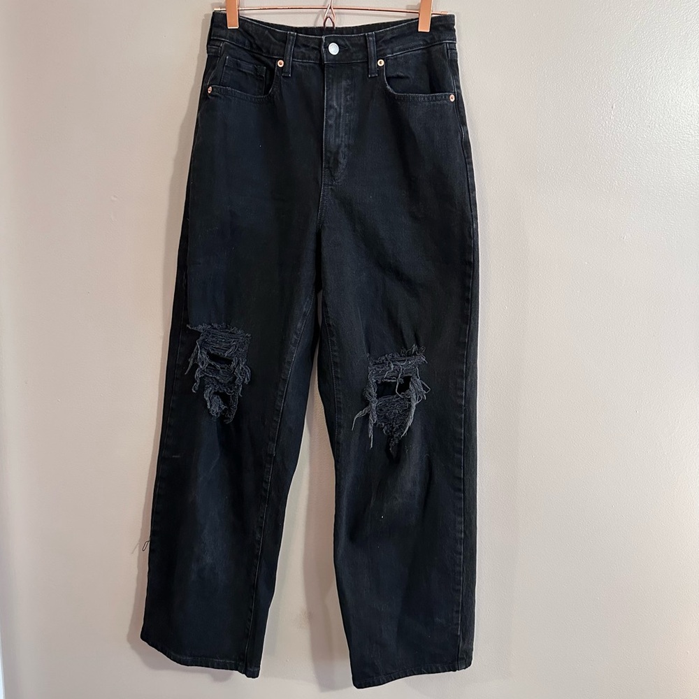 Wild Fable baggy jeans, high rise, distressed. Size 6 / 28. Black wash.